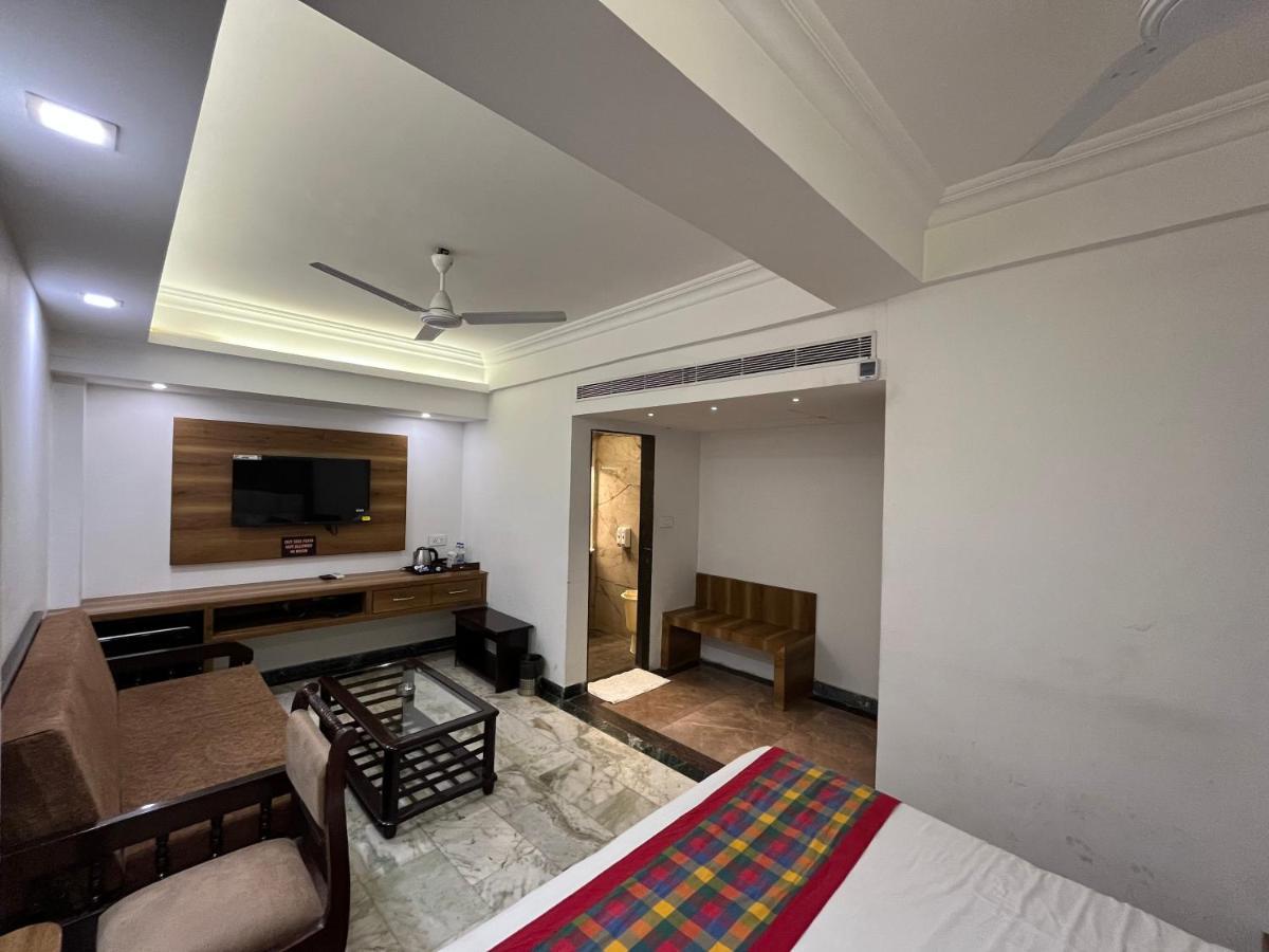 Hotel Moti Palace Agra  Buitenkant foto