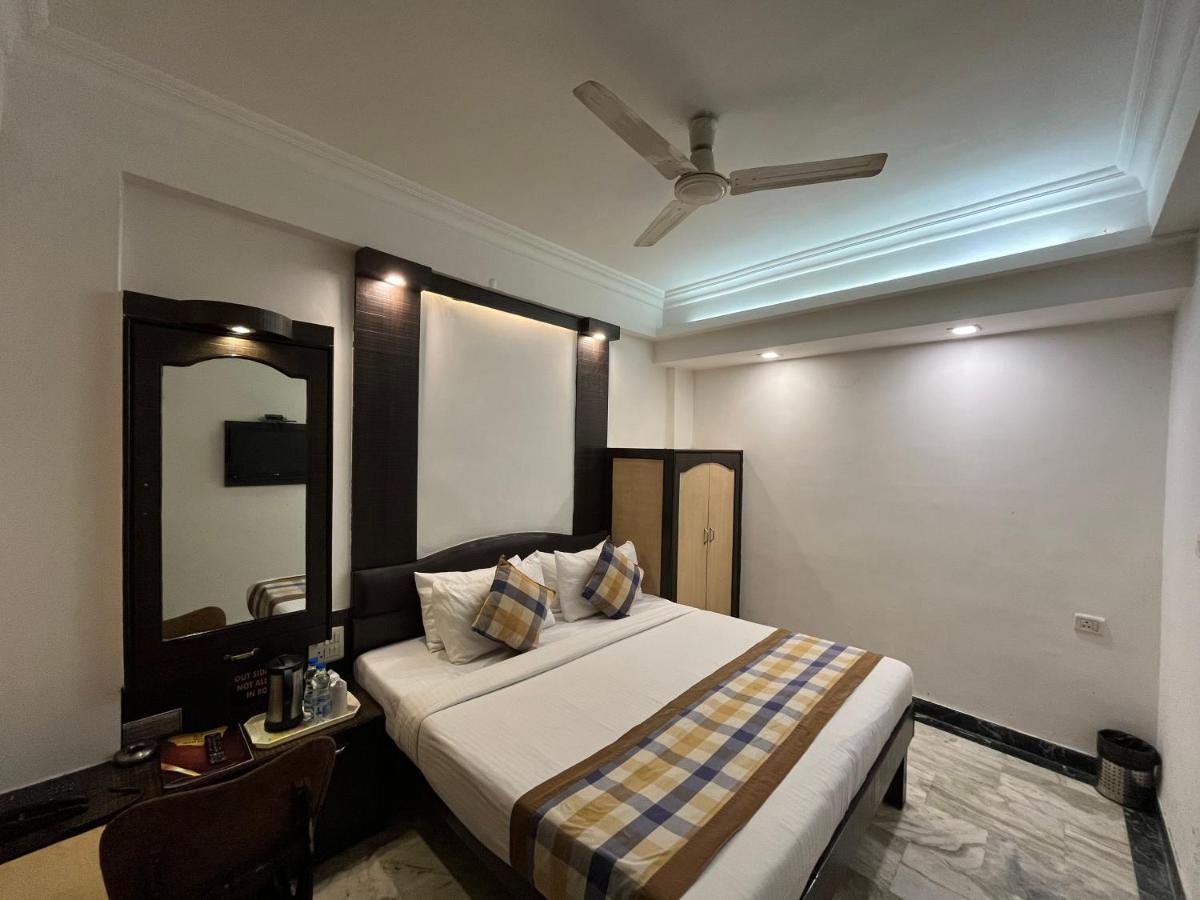Hotel Moti Palace Agra  Buitenkant foto
