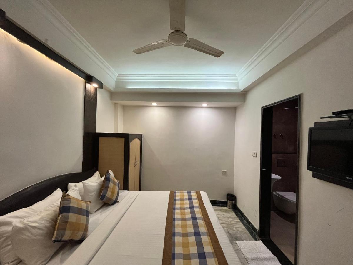Hotel Moti Palace Agra  Buitenkant foto