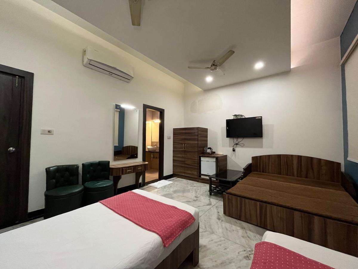 Hotel Moti Palace Agra  Buitenkant foto