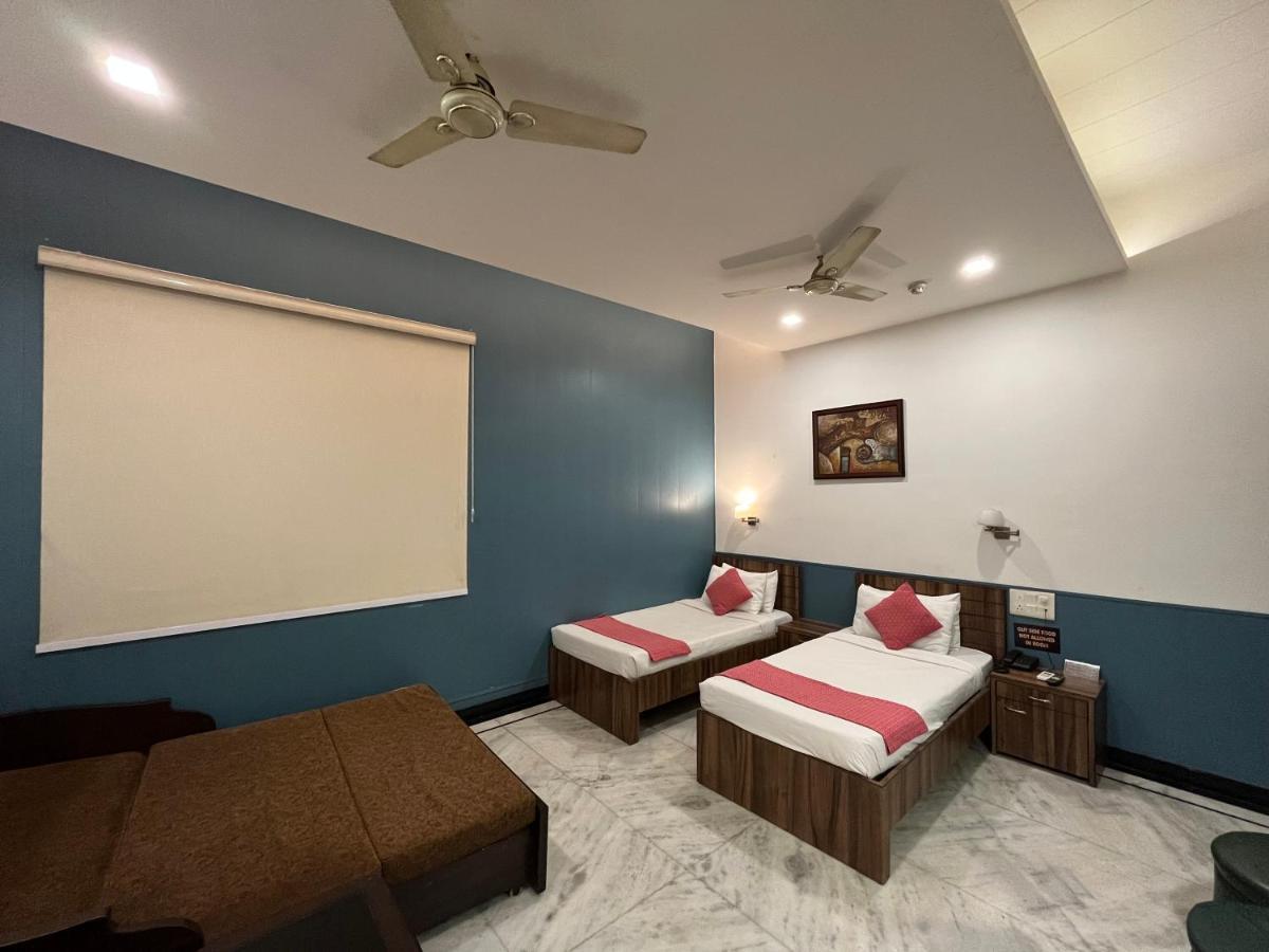 Hotel Moti Palace Agra  Buitenkant foto
