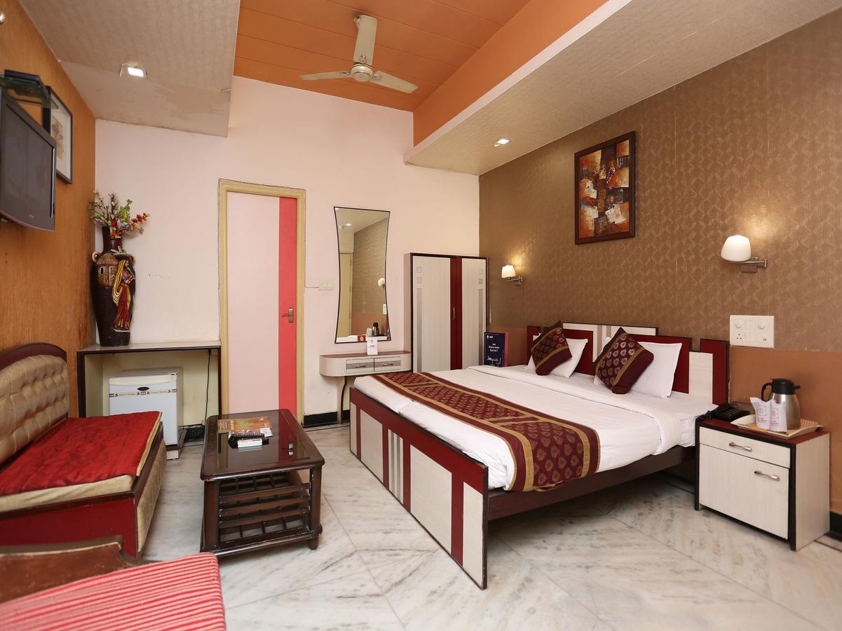 Hotel Moti Palace Agra  Buitenkant foto