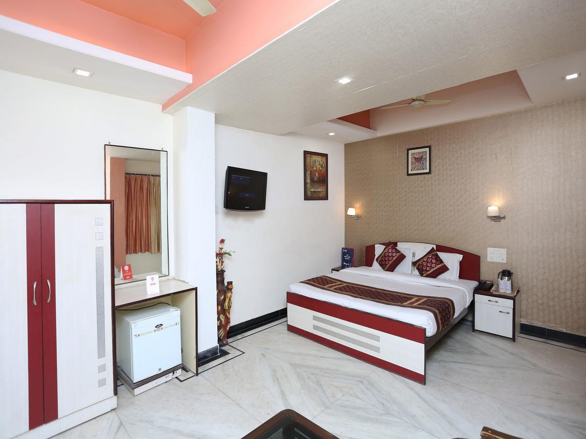 Hotel Moti Palace Agra  Buitenkant foto
