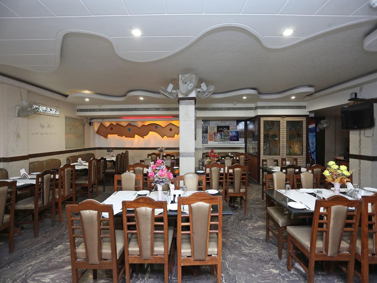 Hotel Moti Palace Agra  Buitenkant foto