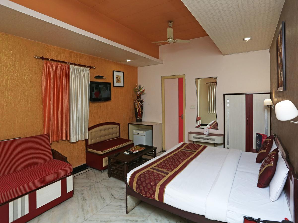 Hotel Moti Palace Agra  Buitenkant foto