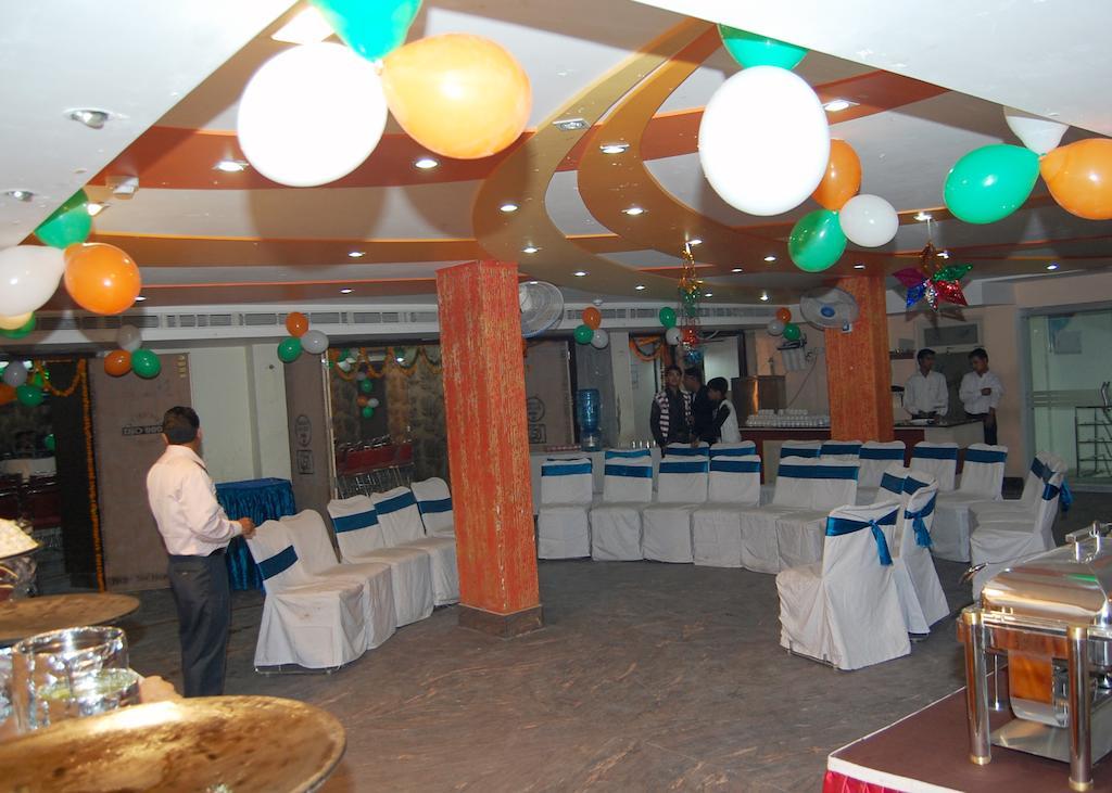 Hotel Moti Palace Agra  Buitenkant foto