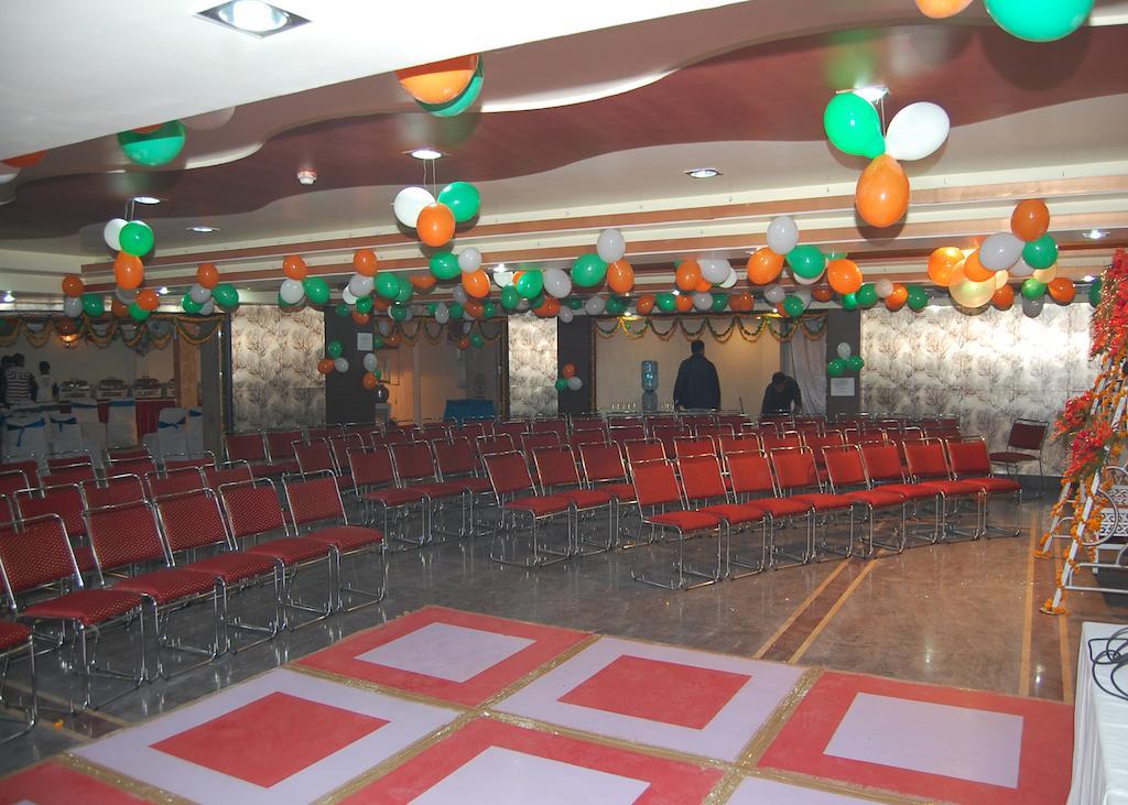 Hotel Moti Palace Agra  Buitenkant foto
