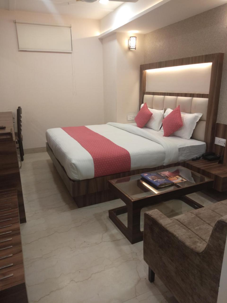 Hotel Moti Palace Agra  Buitenkant foto