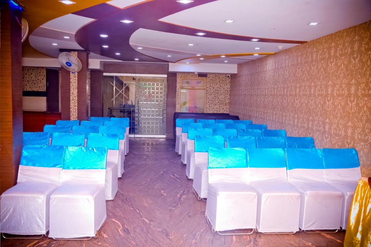 Hotel Moti Palace Agra  Buitenkant foto