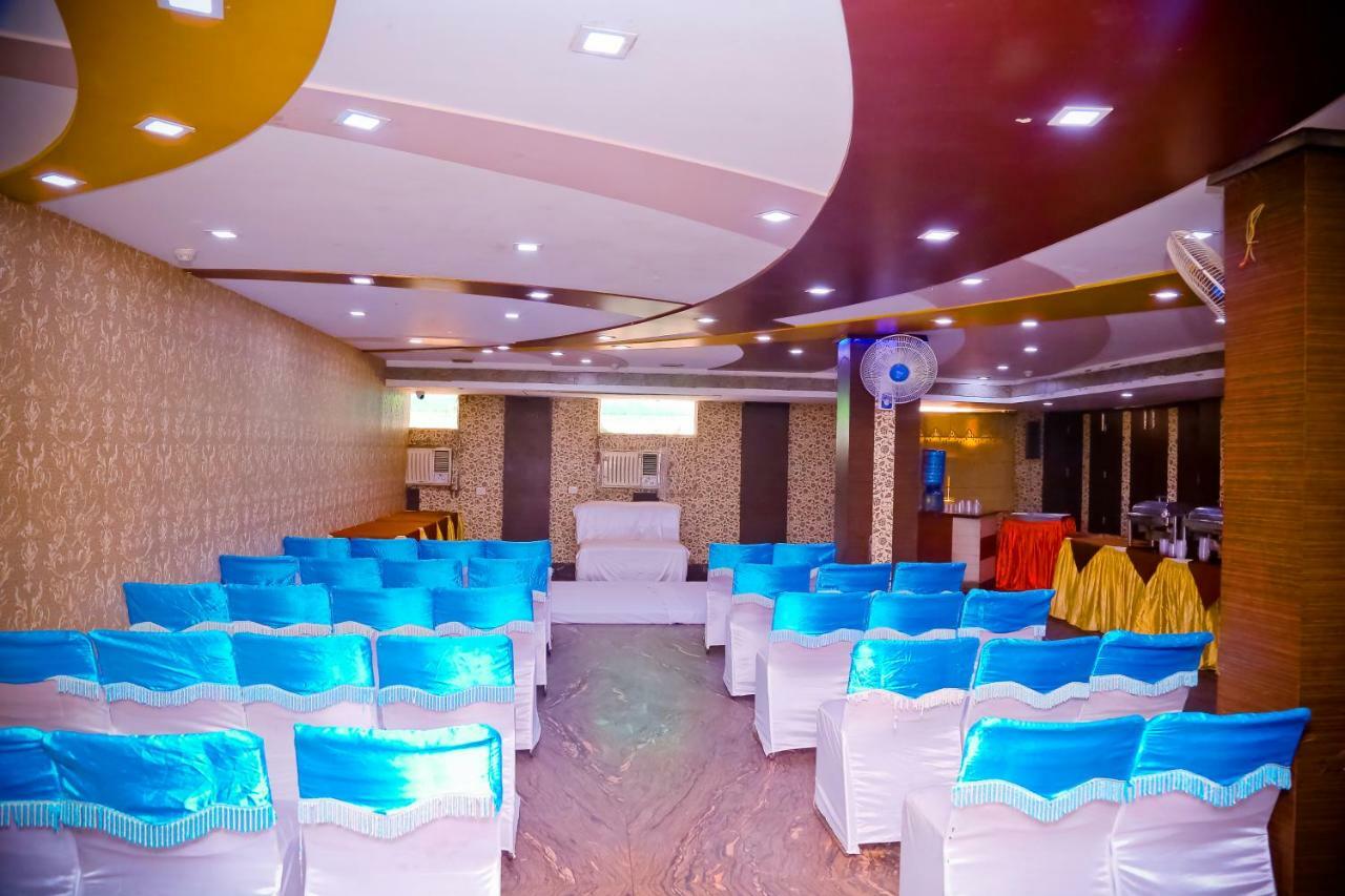 Hotel Moti Palace Agra  Buitenkant foto