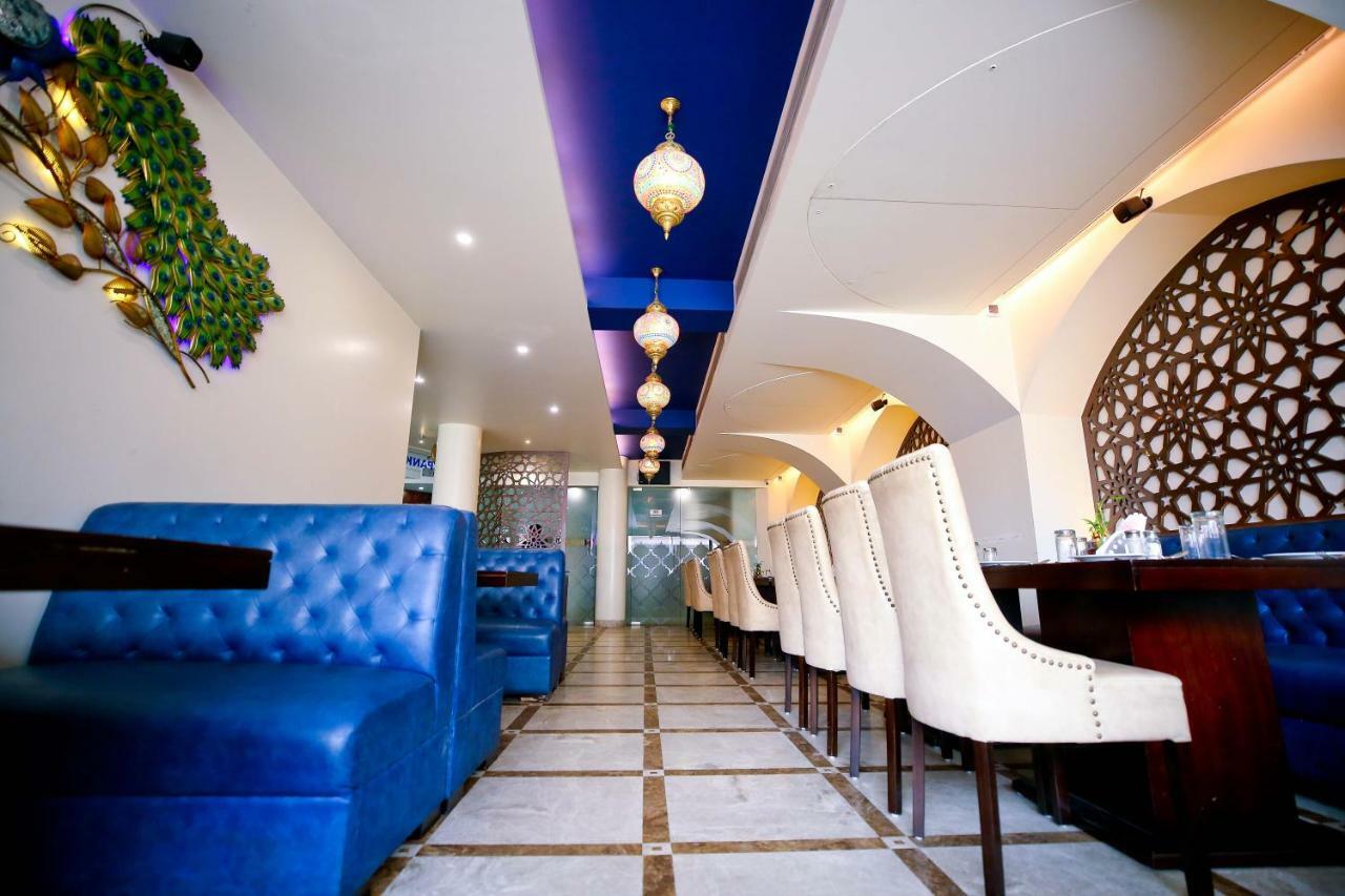 Hotel Moti Palace Agra  Buitenkant foto